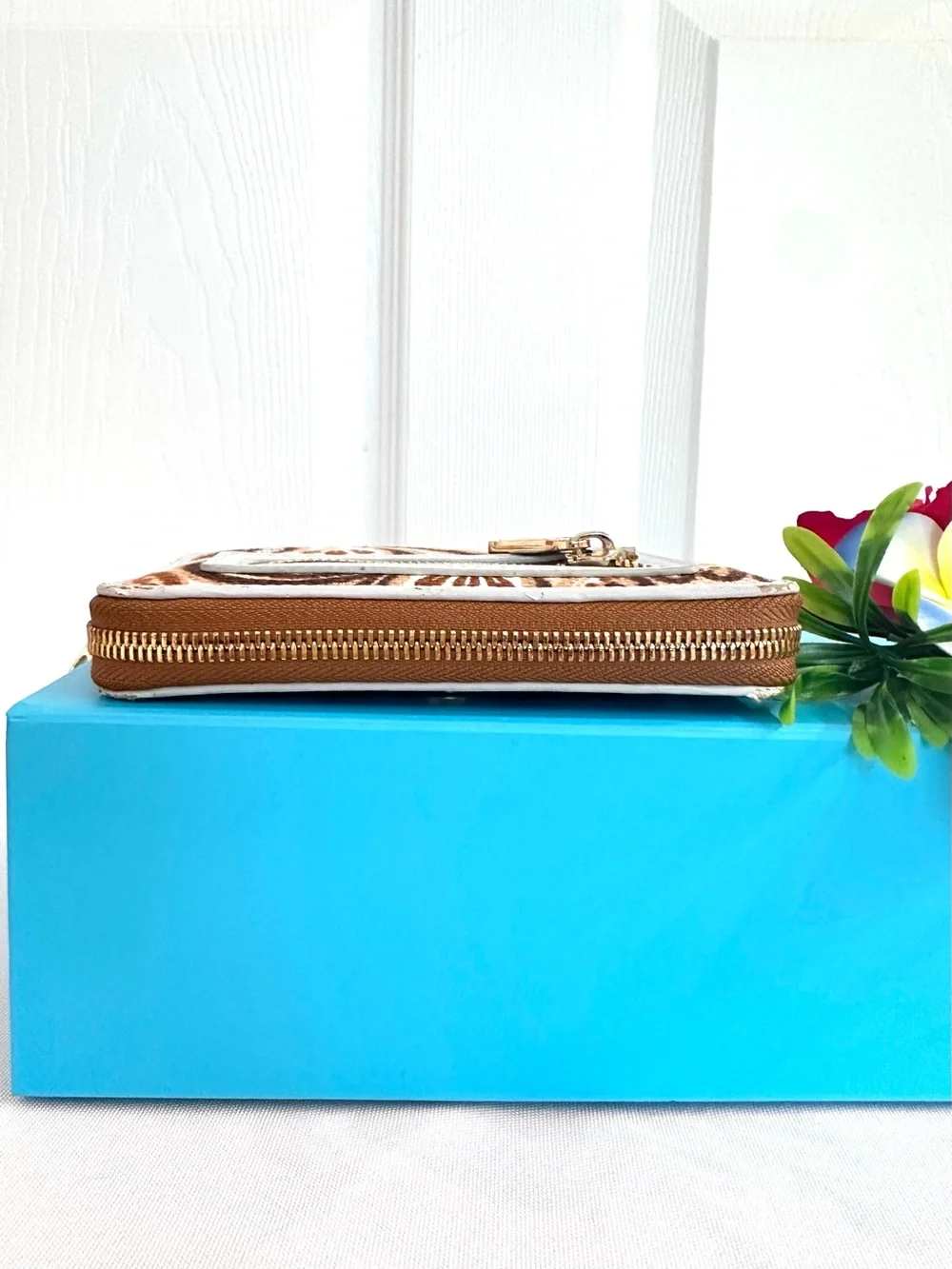 SPARTINA ~ Beige/Brown Paisley Printed Zip Wallet w/Baby Blue & Tan Leather Trim